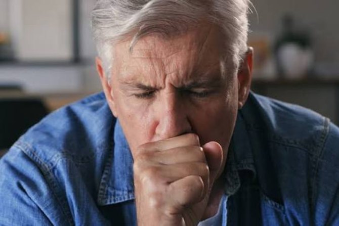 چه زمانی باید برای سرفه بعد از ترک سیگار به پزشک مراجعه کنیم؟